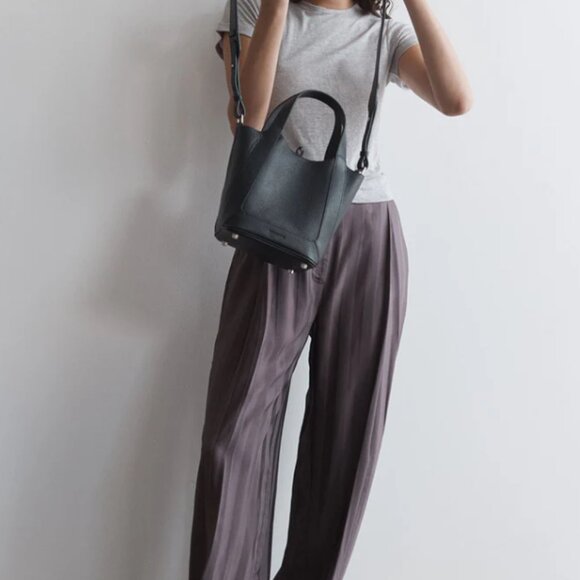 The Horse Alexie Tote Black - Picture 7 of 8